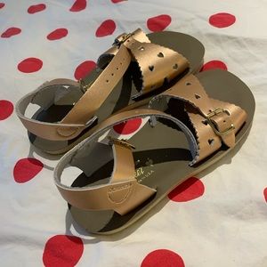 😍Rose gold😍 Saltwater Sandals (girls’ 12)